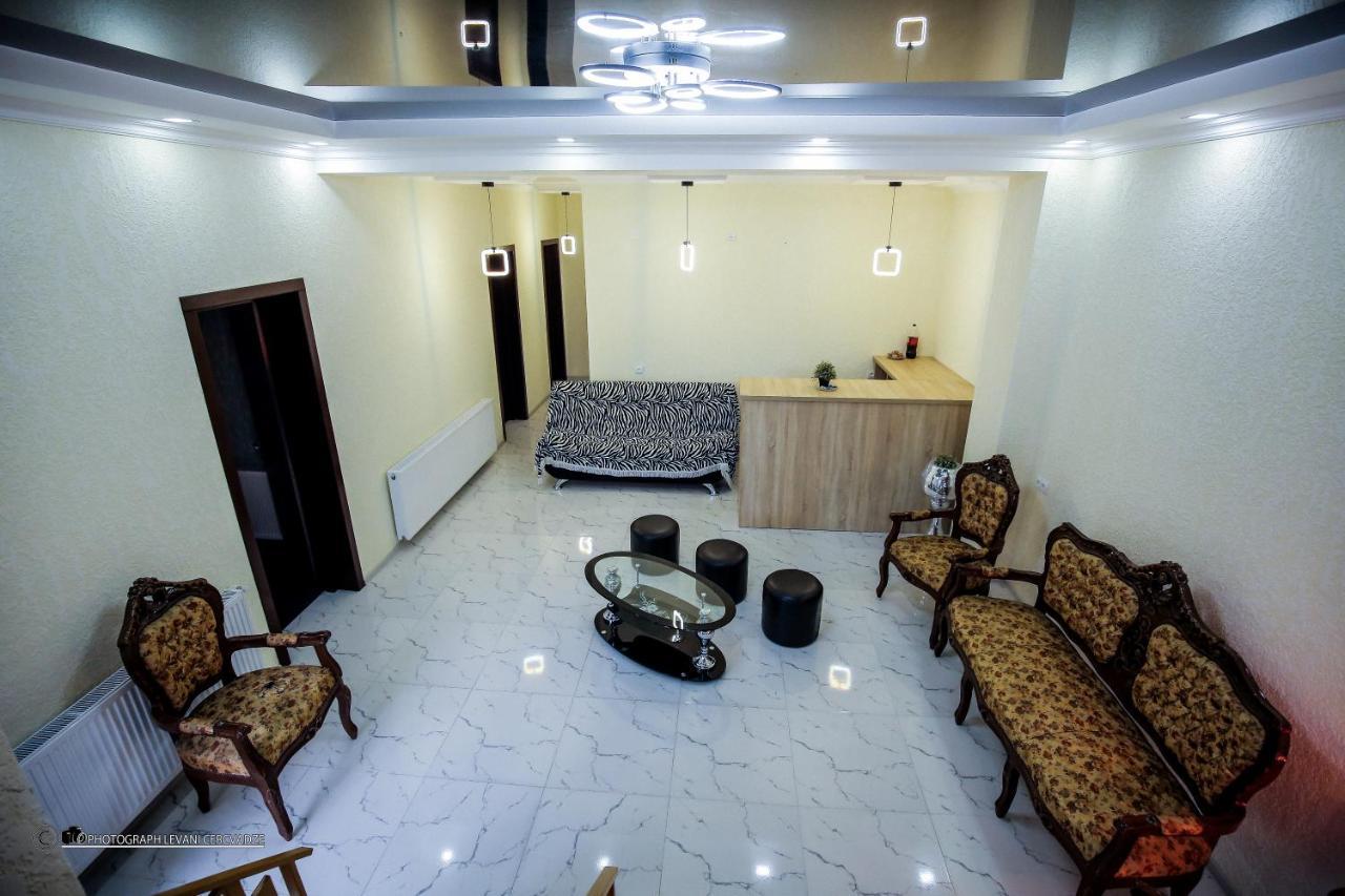 Hotel Balcony كوتايسي المظهر الخارجي الصورة