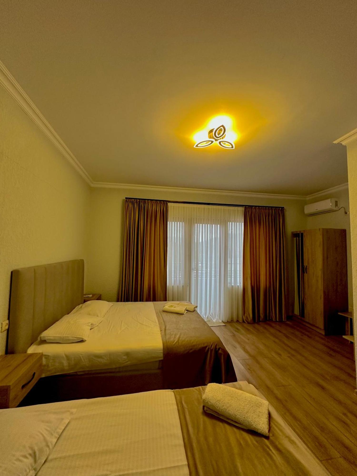 Hotel Balcony كوتايسي المظهر الخارجي الصورة