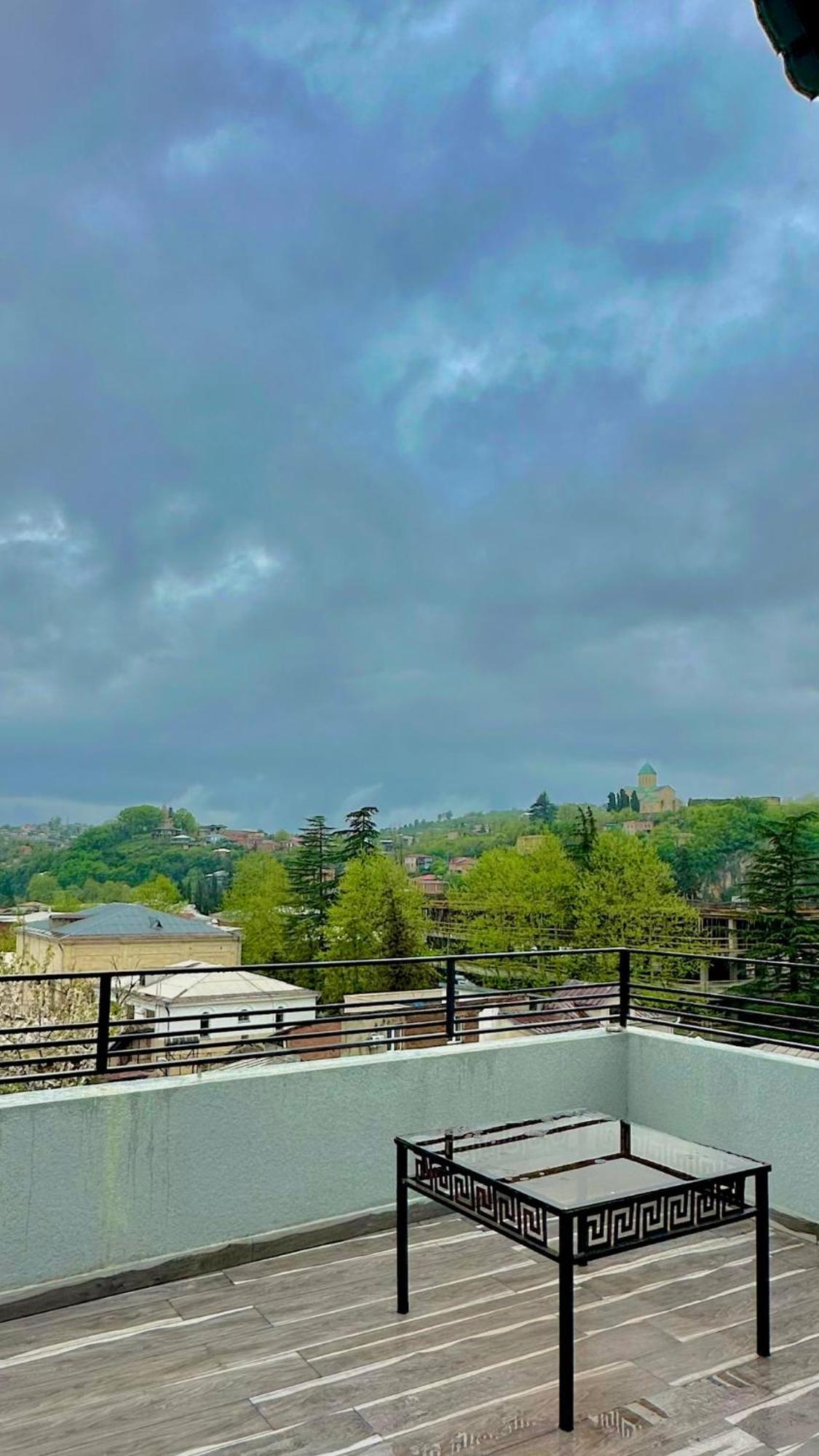 Hotel Balcony كوتايسي المظهر الخارجي الصورة