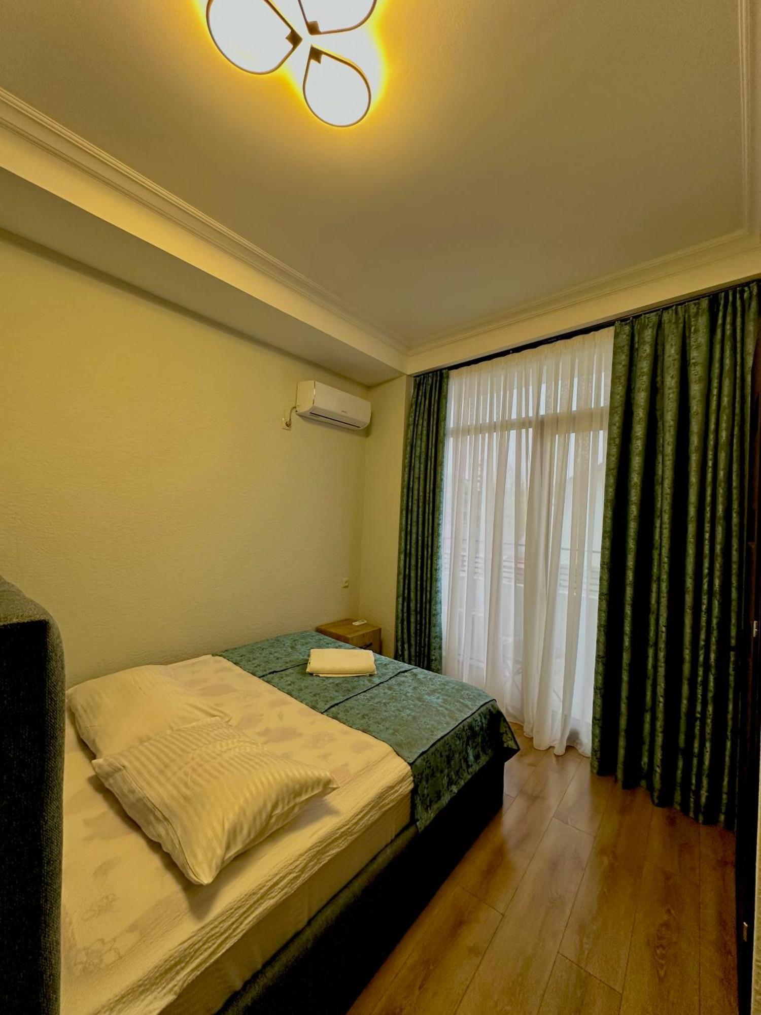 Hotel Balcony كوتايسي المظهر الخارجي الصورة