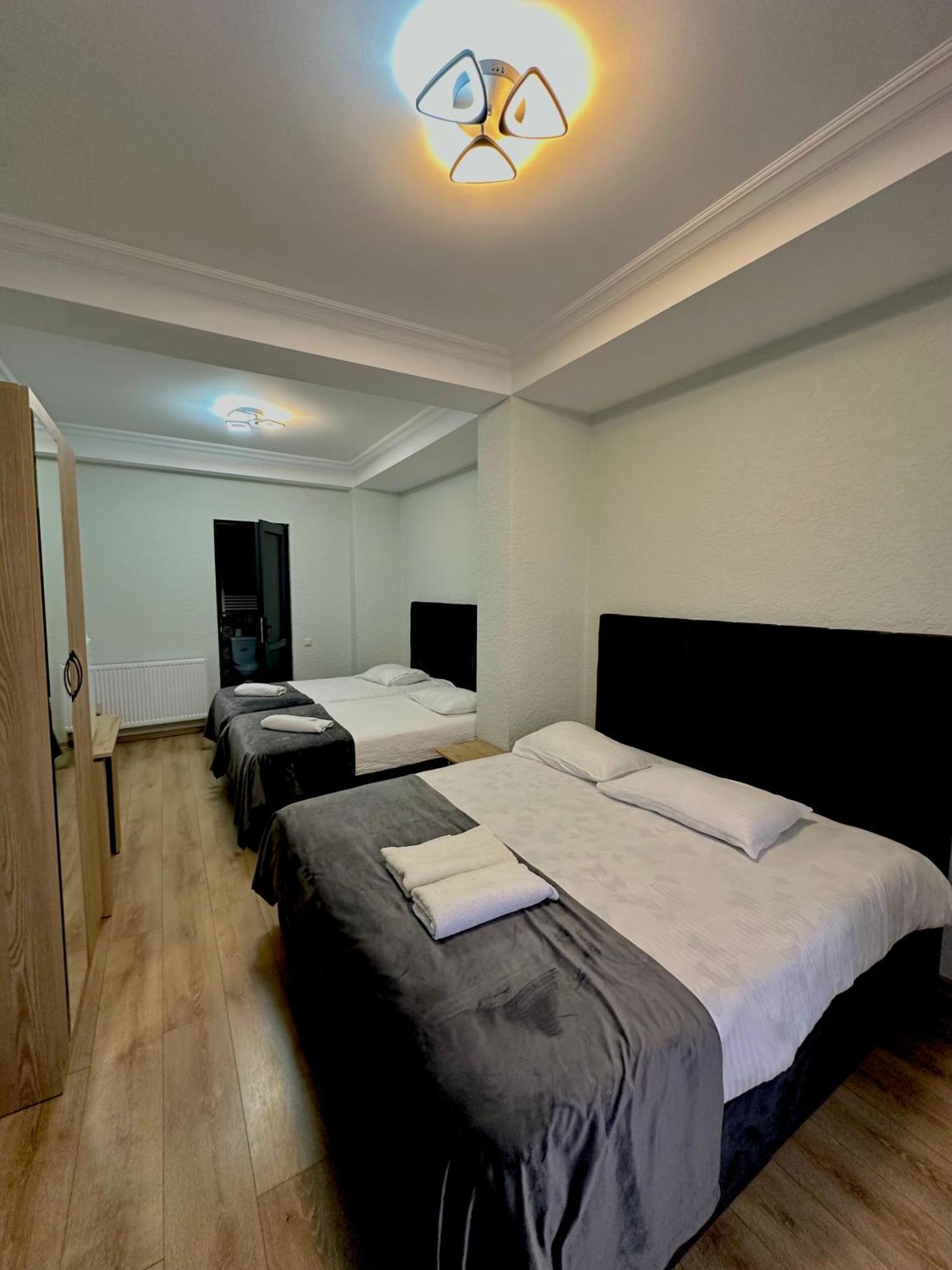Hotel Balcony كوتايسي المظهر الخارجي الصورة