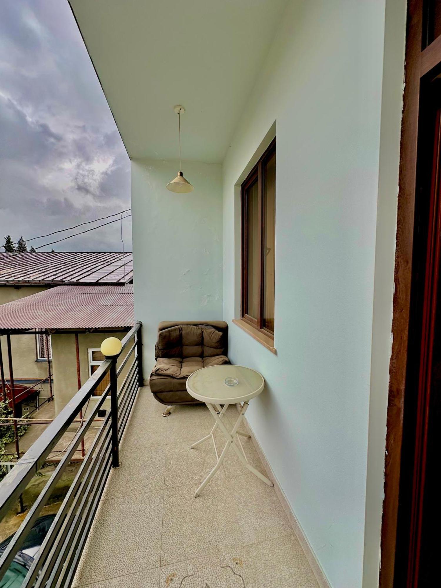 Hotel Balcony كوتايسي المظهر الخارجي الصورة