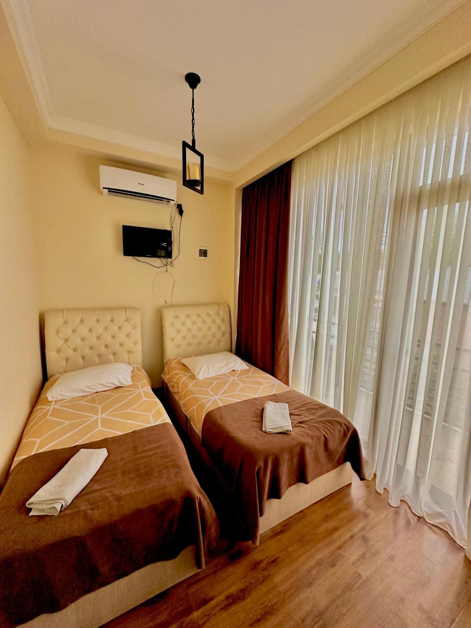Hotel Balcony كوتايسي المظهر الخارجي الصورة