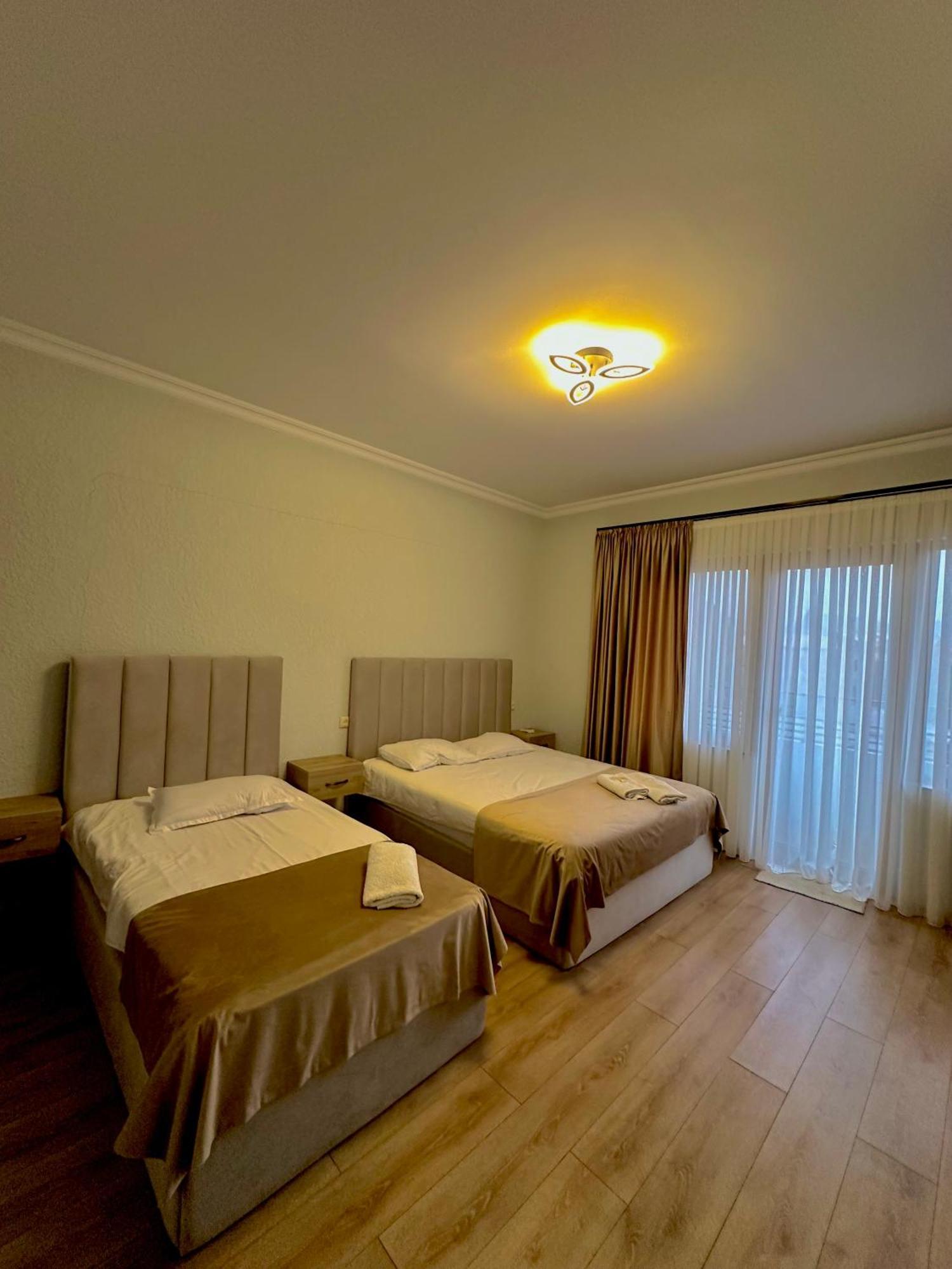 Hotel Balcony كوتايسي المظهر الخارجي الصورة