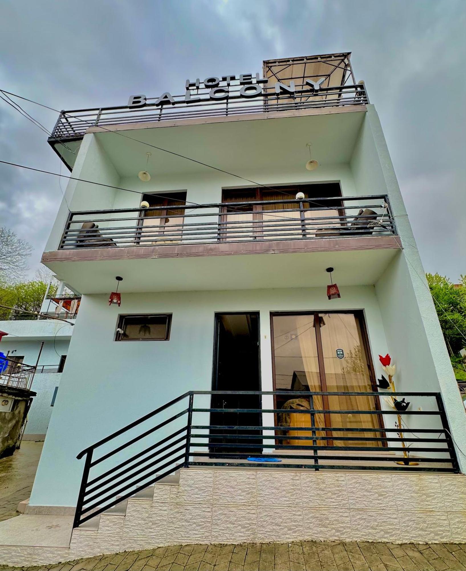 Hotel Balcony كوتايسي المظهر الخارجي الصورة