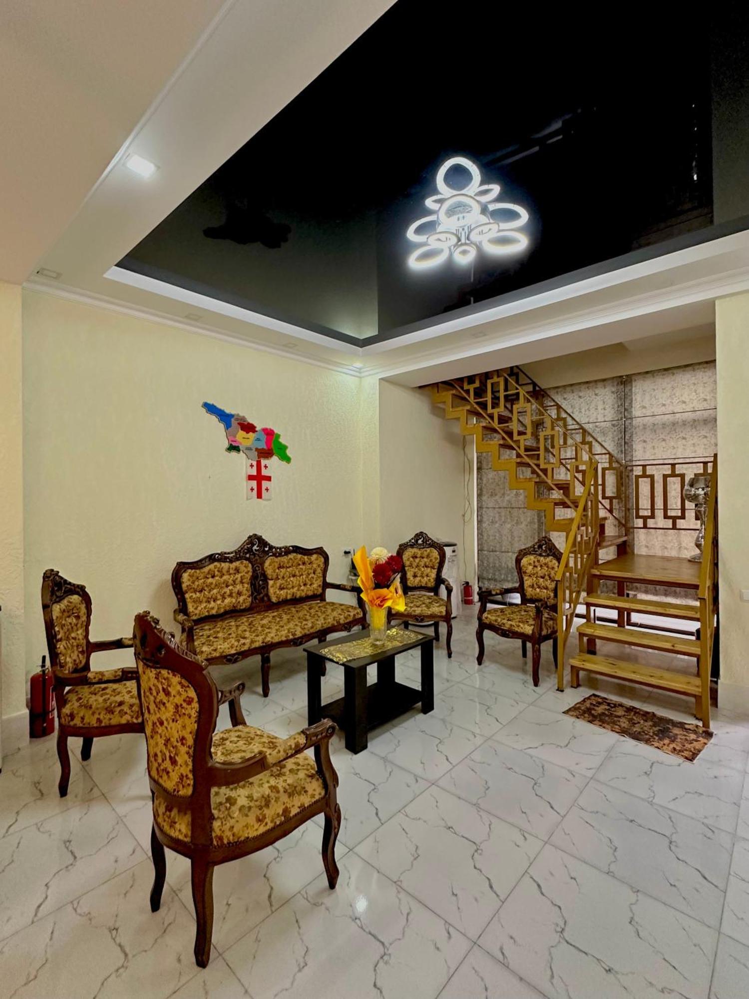 Hotel Balcony كوتايسي المظهر الخارجي الصورة