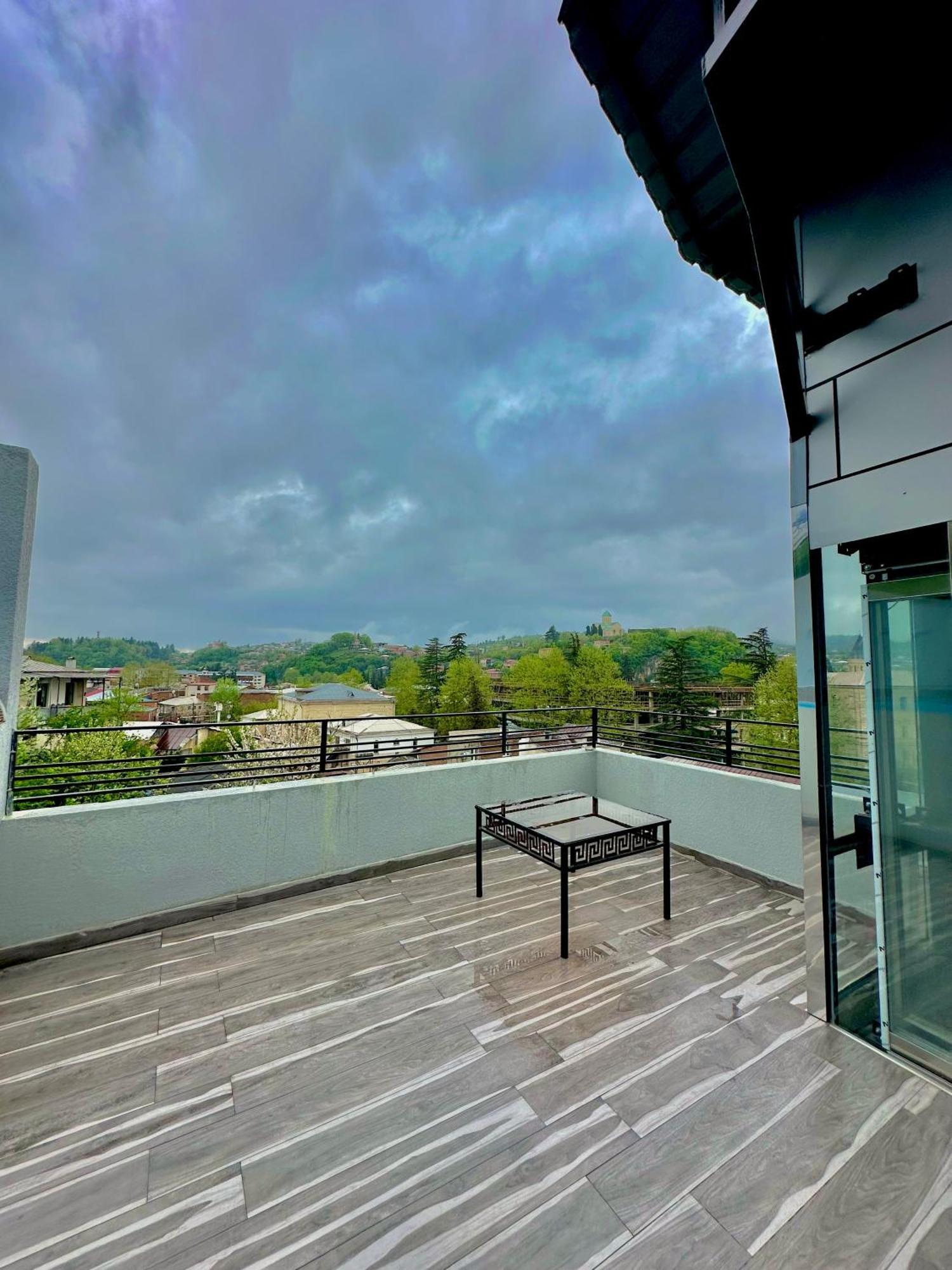 Hotel Balcony كوتايسي المظهر الخارجي الصورة