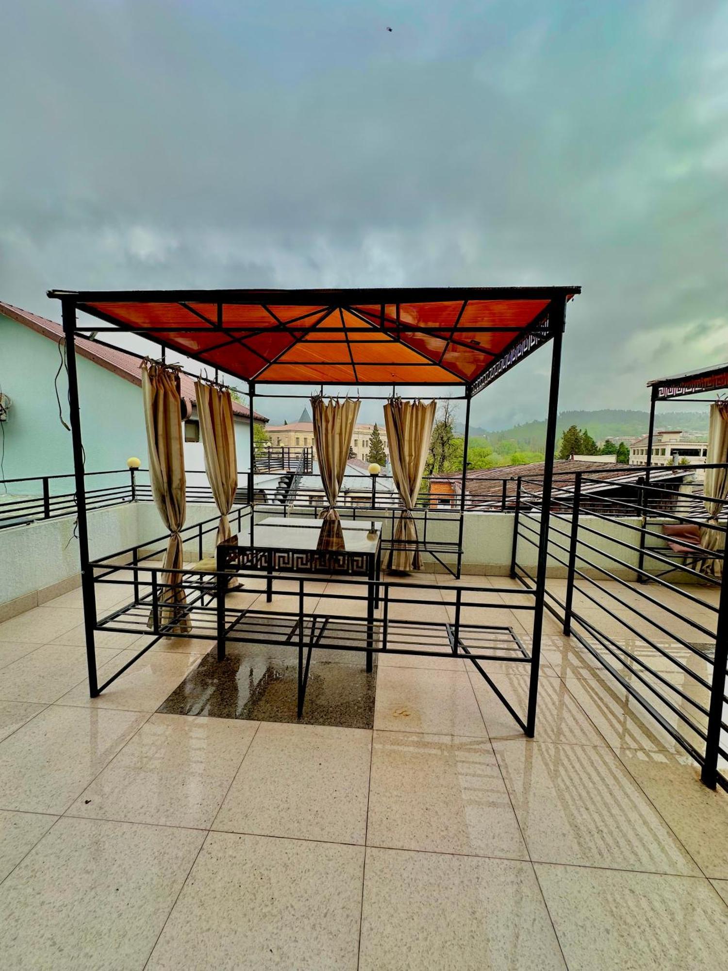 Hotel Balcony كوتايسي المظهر الخارجي الصورة