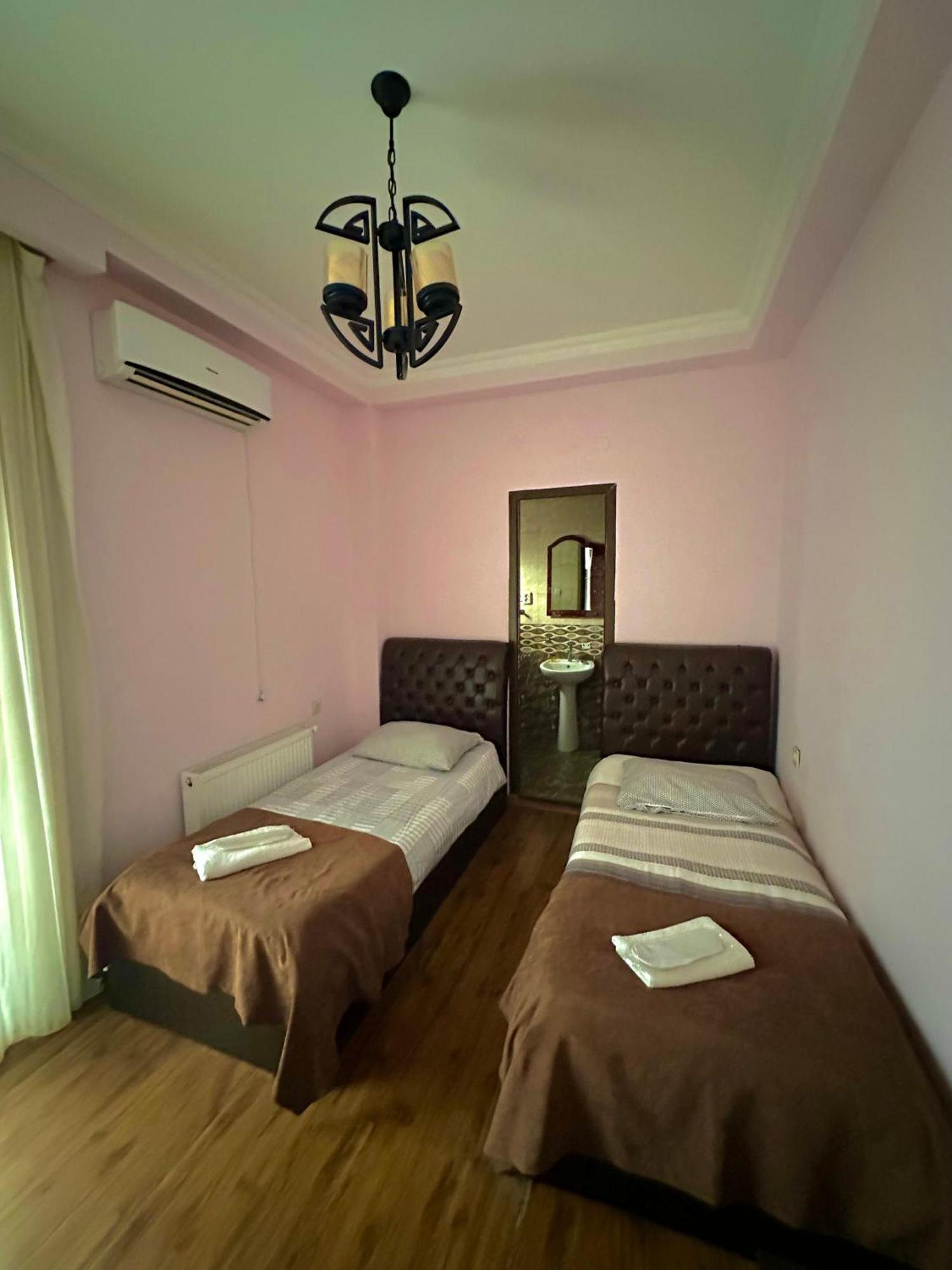 Hotel Balcony كوتايسي المظهر الخارجي الصورة