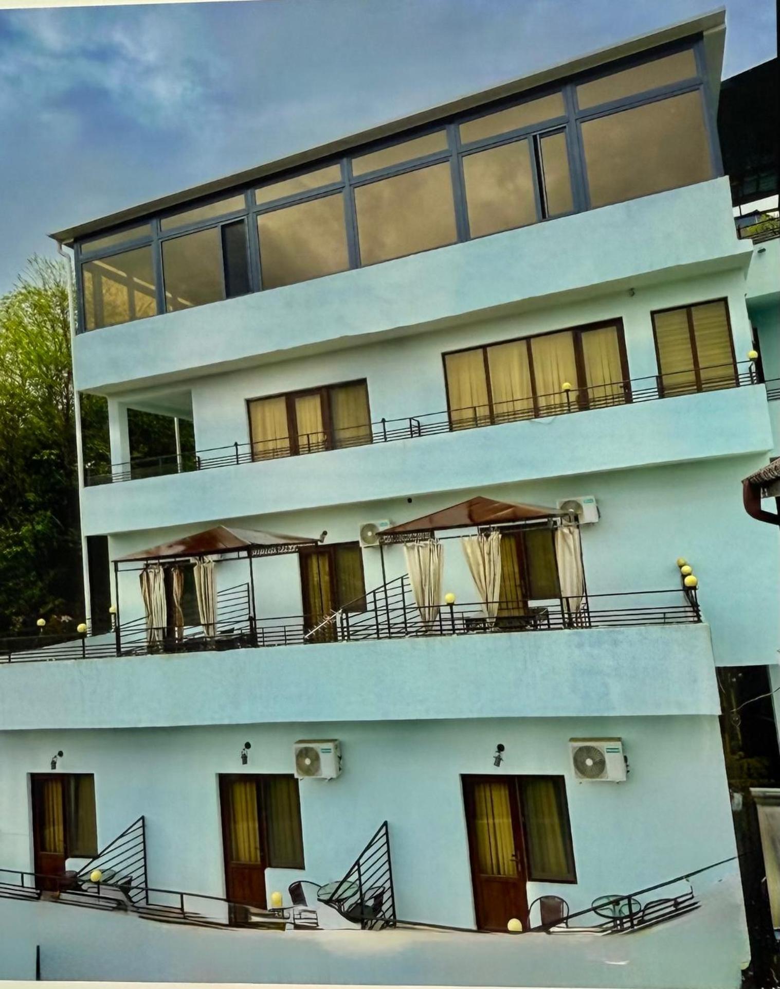 Hotel Balcony كوتايسي المظهر الخارجي الصورة