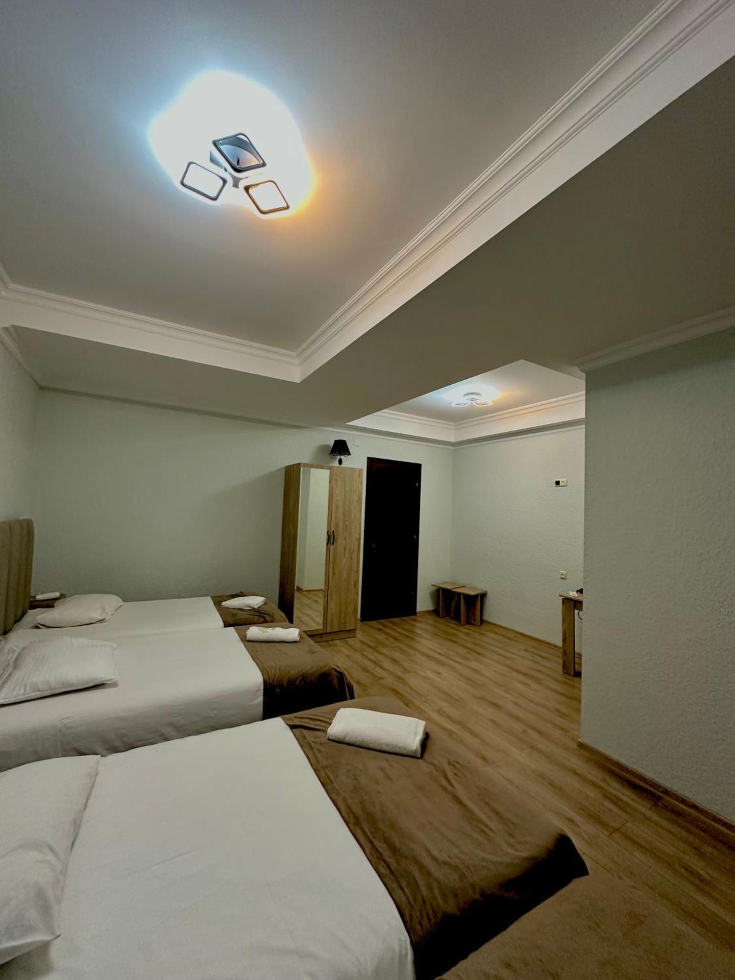Hotel Balcony كوتايسي المظهر الخارجي الصورة