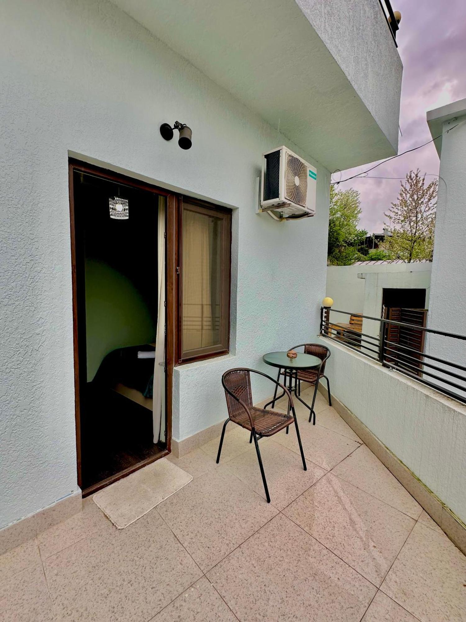 Hotel Balcony كوتايسي المظهر الخارجي الصورة