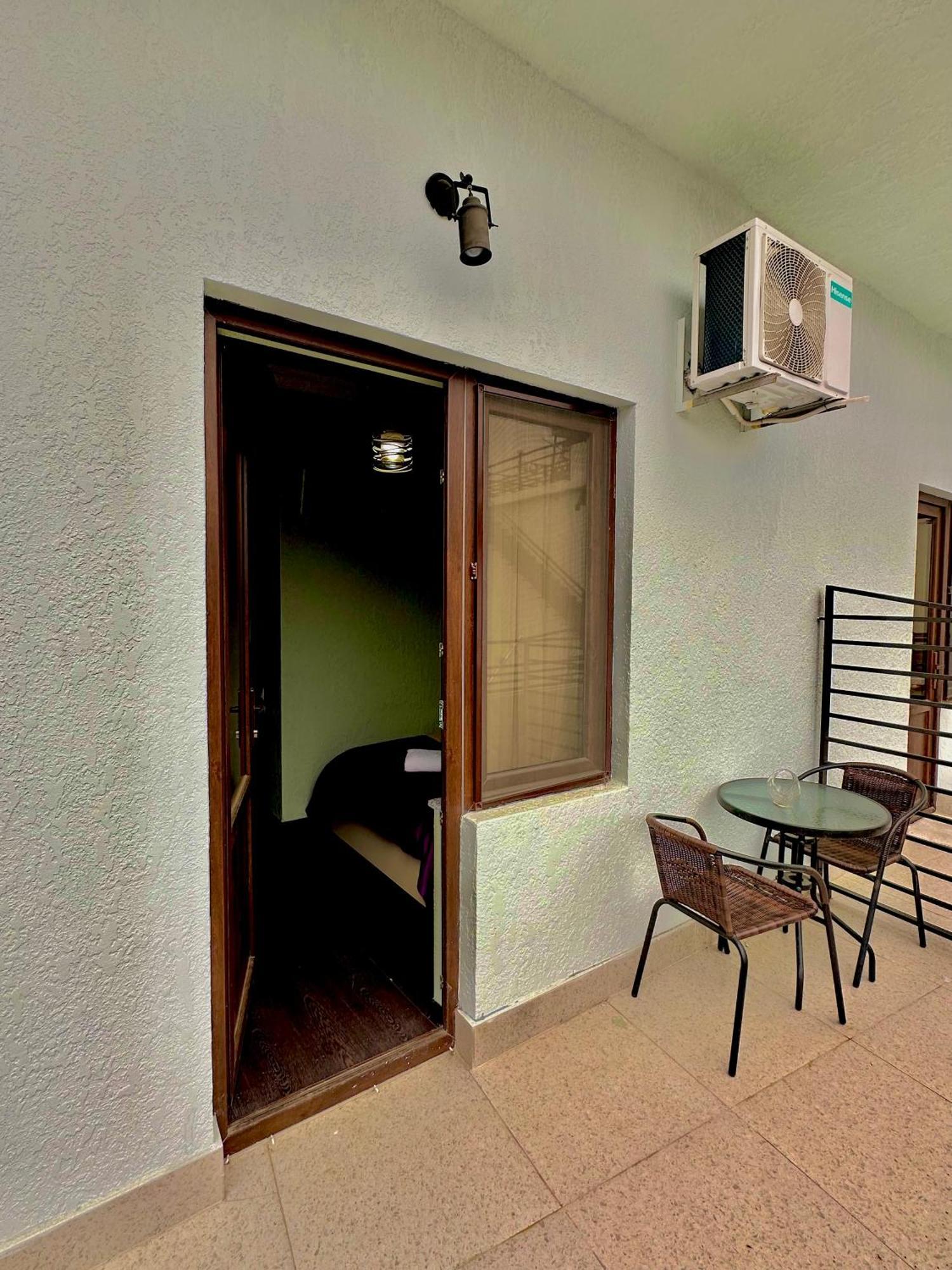 Hotel Balcony كوتايسي المظهر الخارجي الصورة