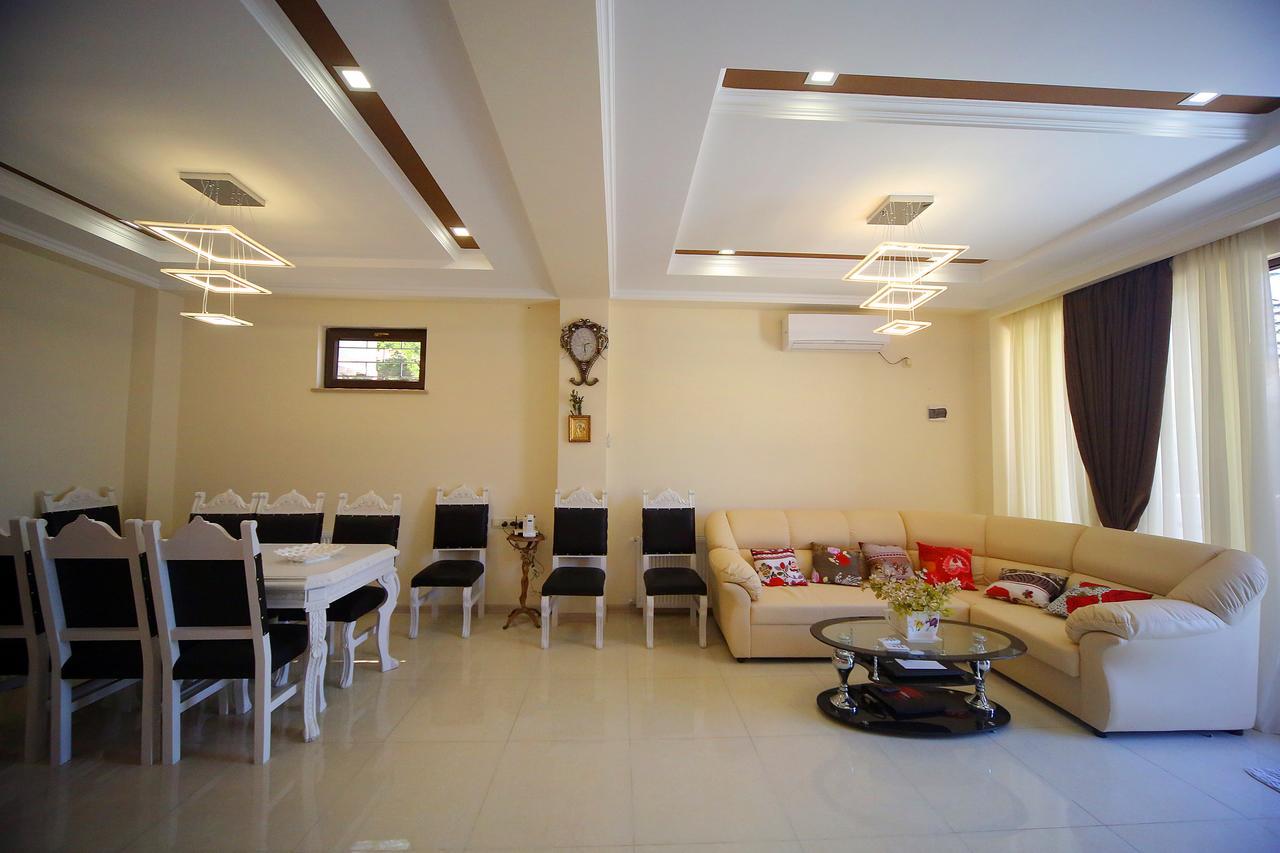 Hotel Balcony كوتايسي المظهر الخارجي الصورة